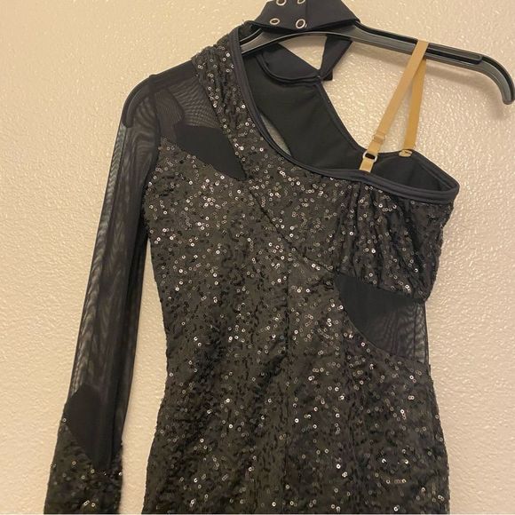 WEISSMAN Dance long 1 sleeve black sequin Run Boy Run
10220 SA-Small adult - Picture 4 of 11